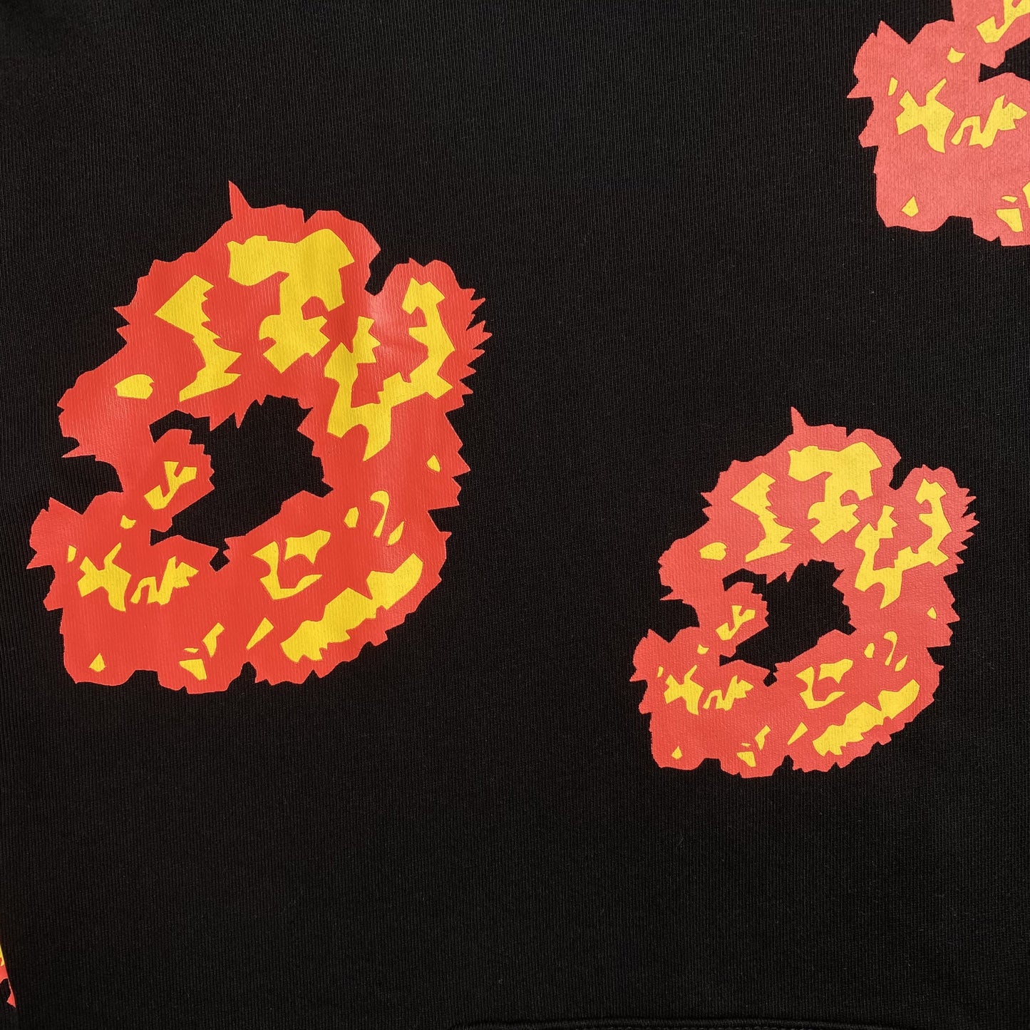 denim-tears-x-offset-wreath-hoodie-black-5-Drip Store Argentina