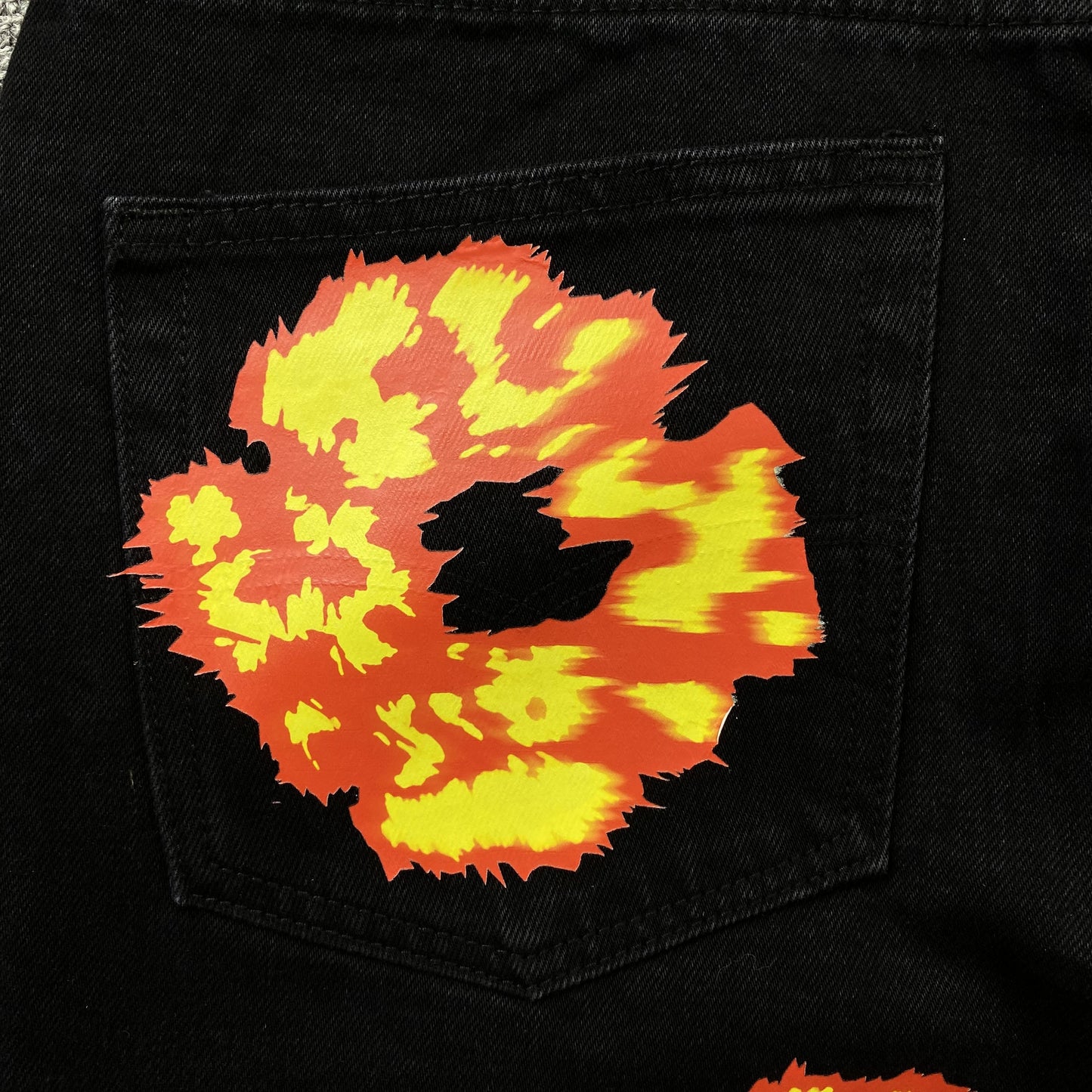 denim-tears-x-offset-wreath-jeans-black-10-Drip Store Argentina