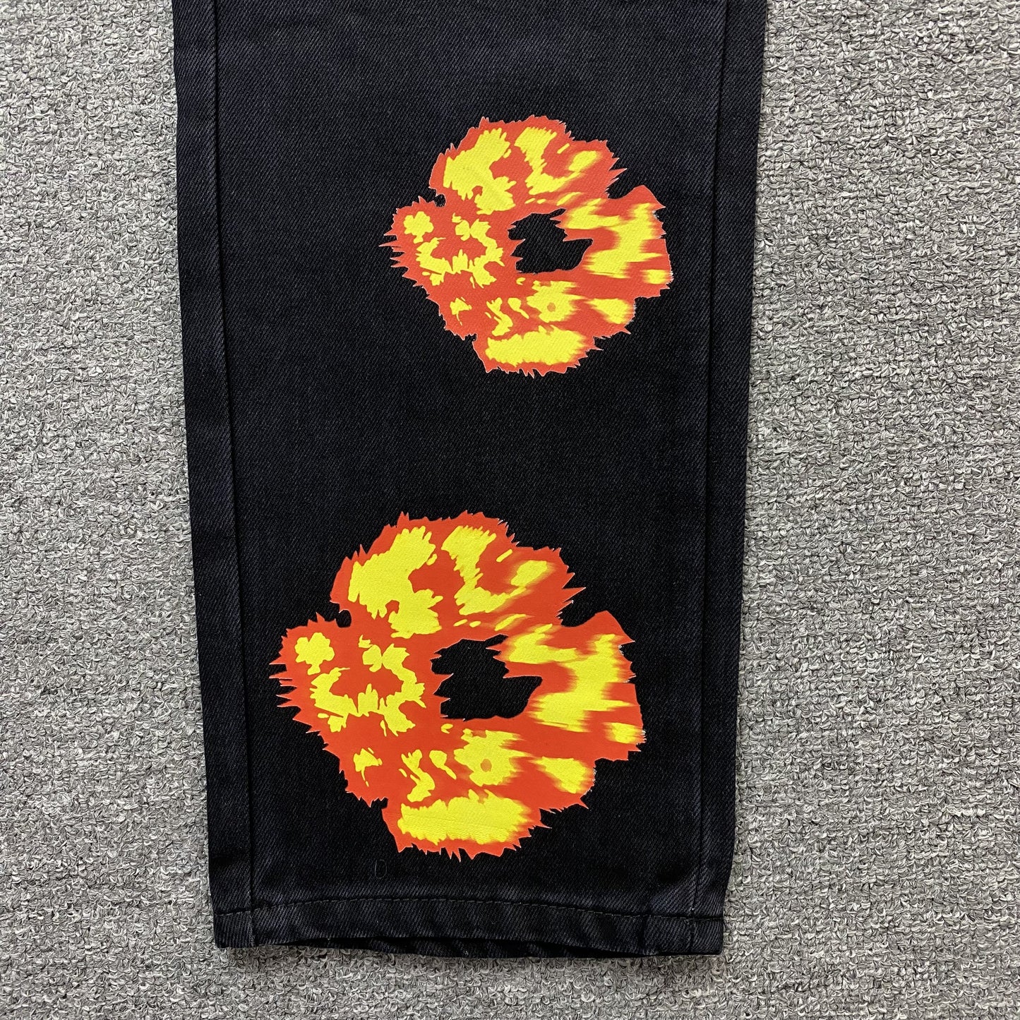 denim-tears-x-offset-wreath-jeans-black-4-Drip Store Argentina