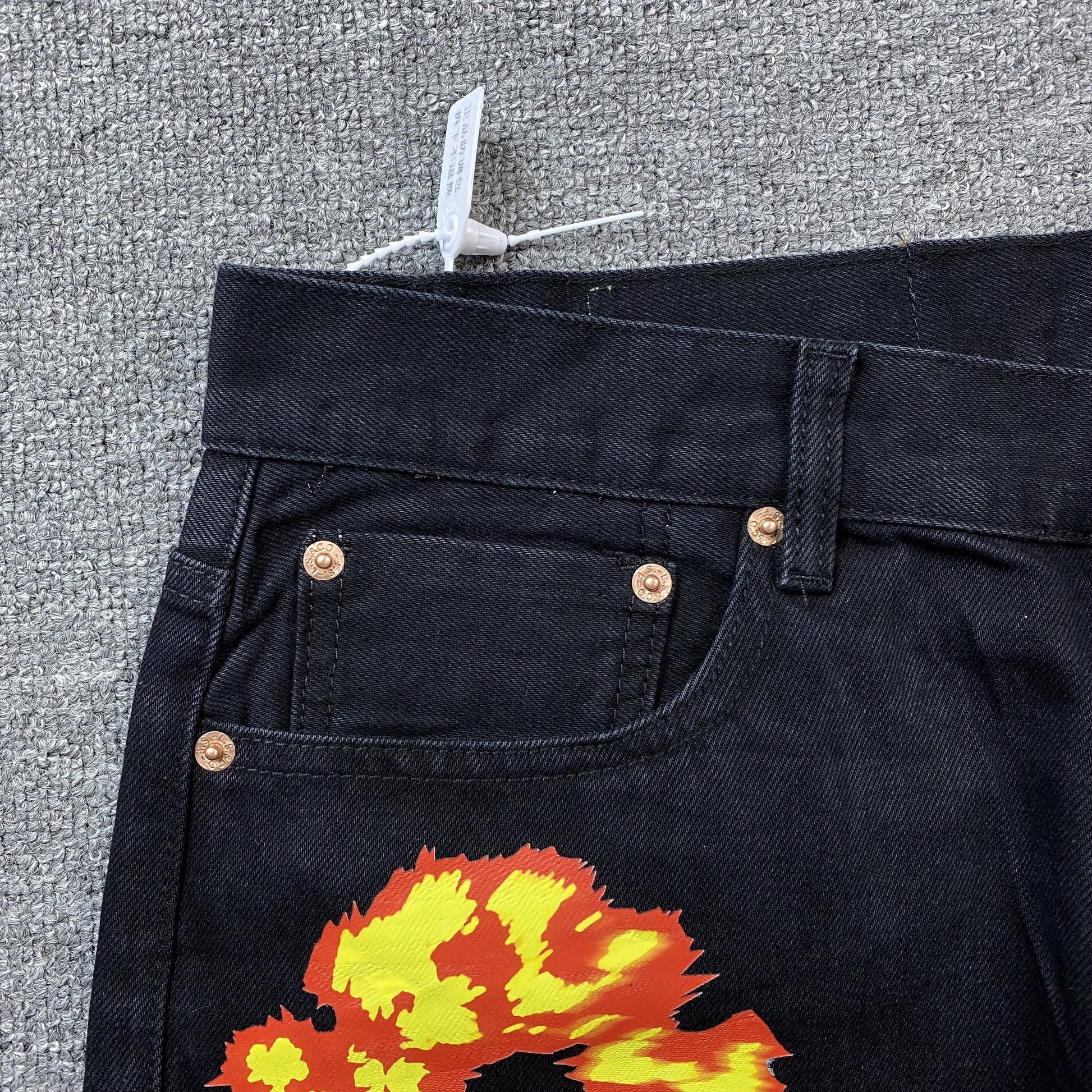 denim-tears-x-offset-wreath-jeans-black-6-Drip Store Argentina