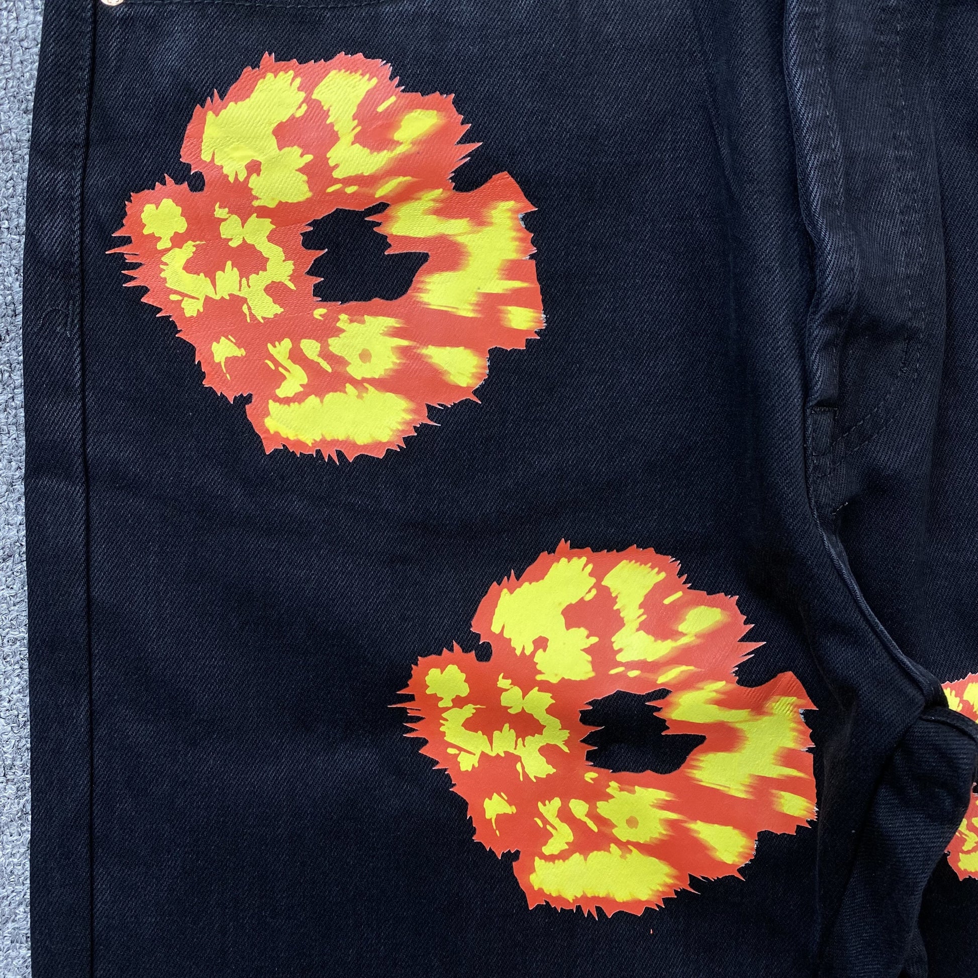 denim-tears-x-offset-wreath-jeans-black-9-Drip Store Argentina