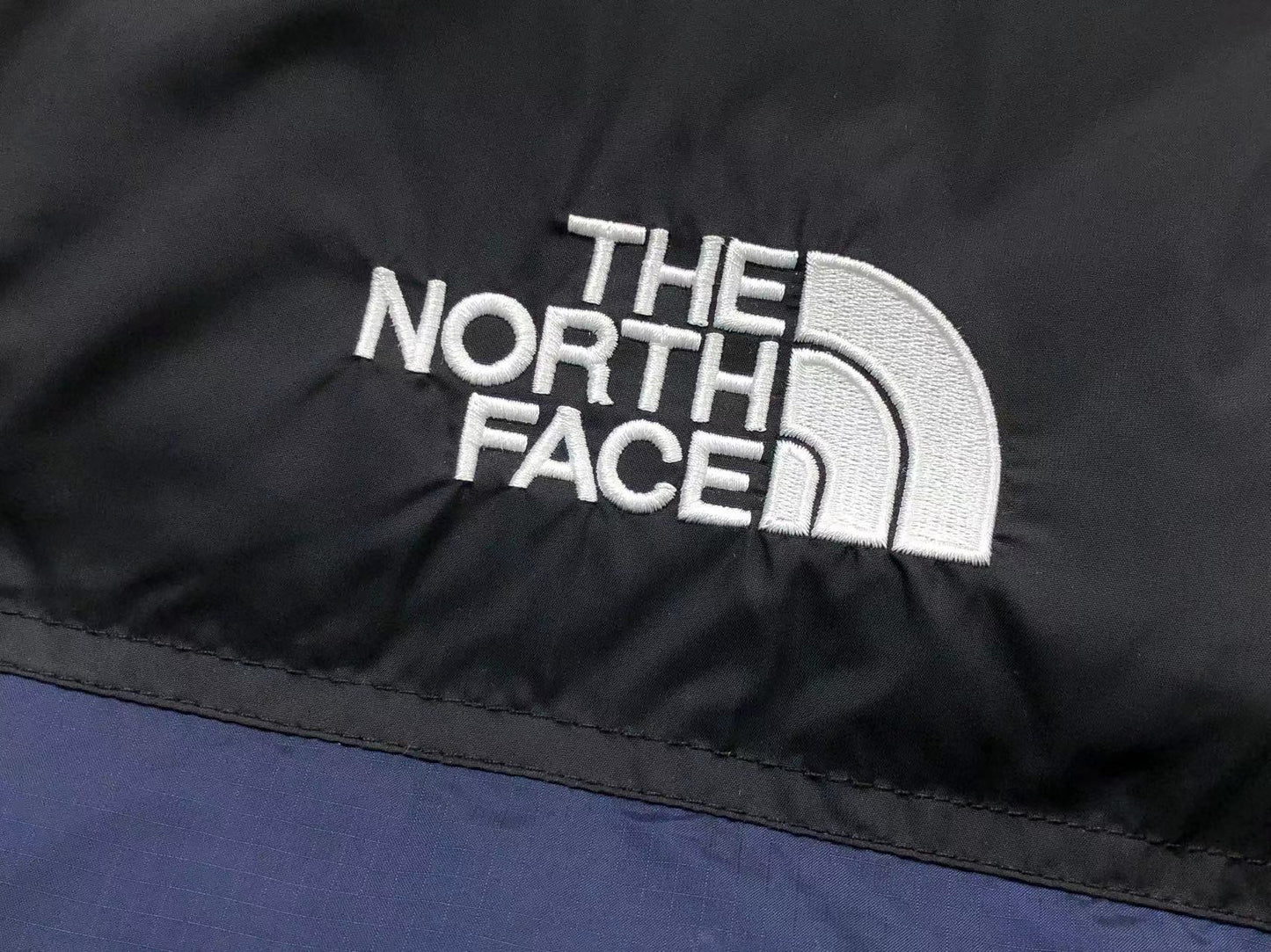 THE NORTH FACE 1996 RETRO NUPTSE VEST NAVY