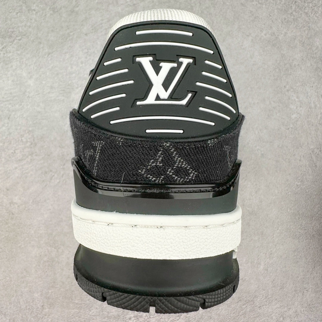 Louis Vuitton Trainer Sneaker Negra