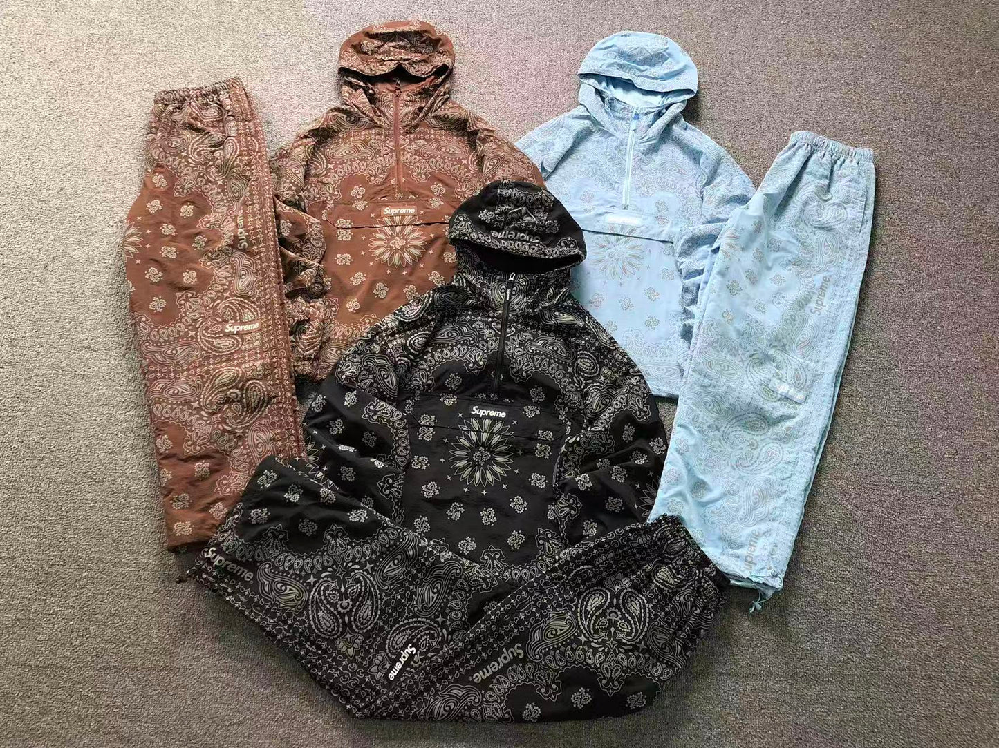 Campera Supreme Reflective Bandana Anorak Marrón