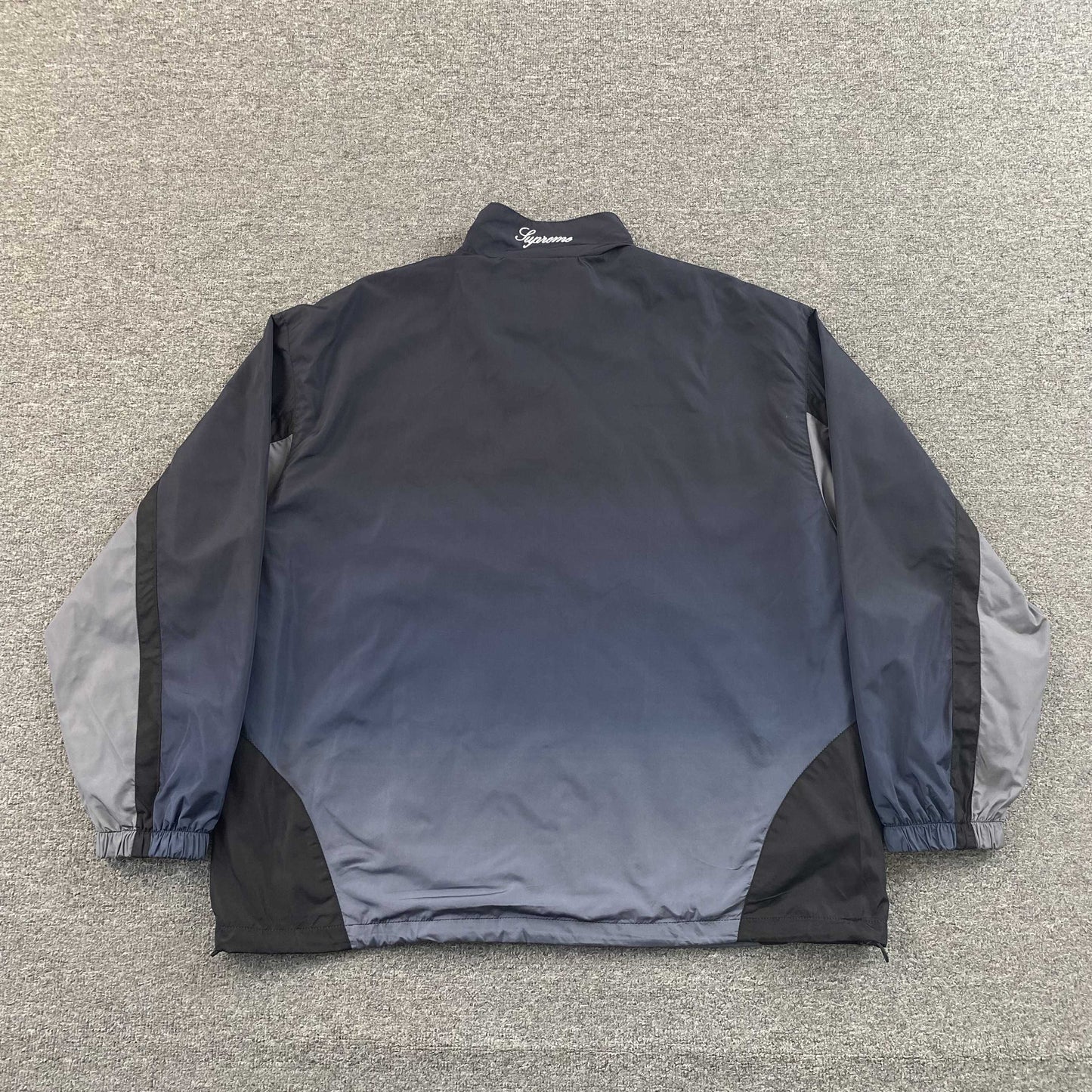 Campera Supreme Umbro Gradient Negra