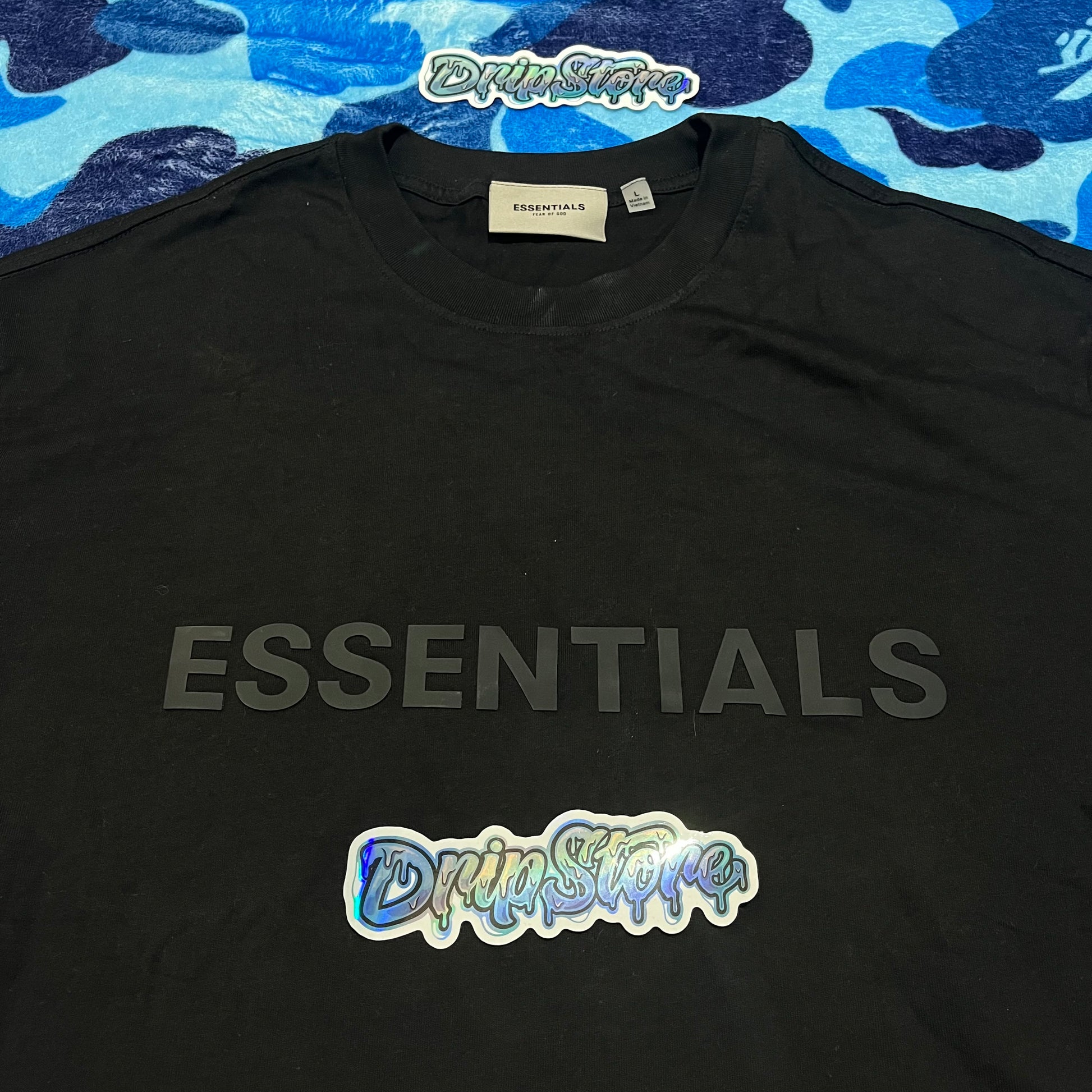 fear-of-god-essentials-boxy-t-shirt-applique-logo-black-2-Drip Store Argentina