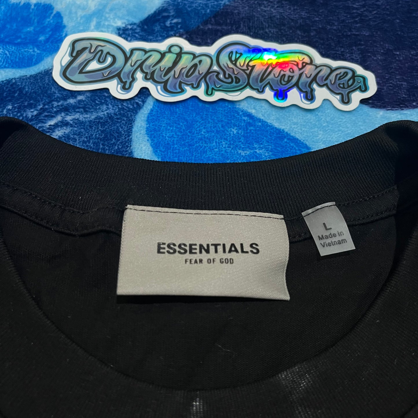 fear-of-god-essentials-boxy-t-shirt-applique-logo-black-5-Drip Store Argentina