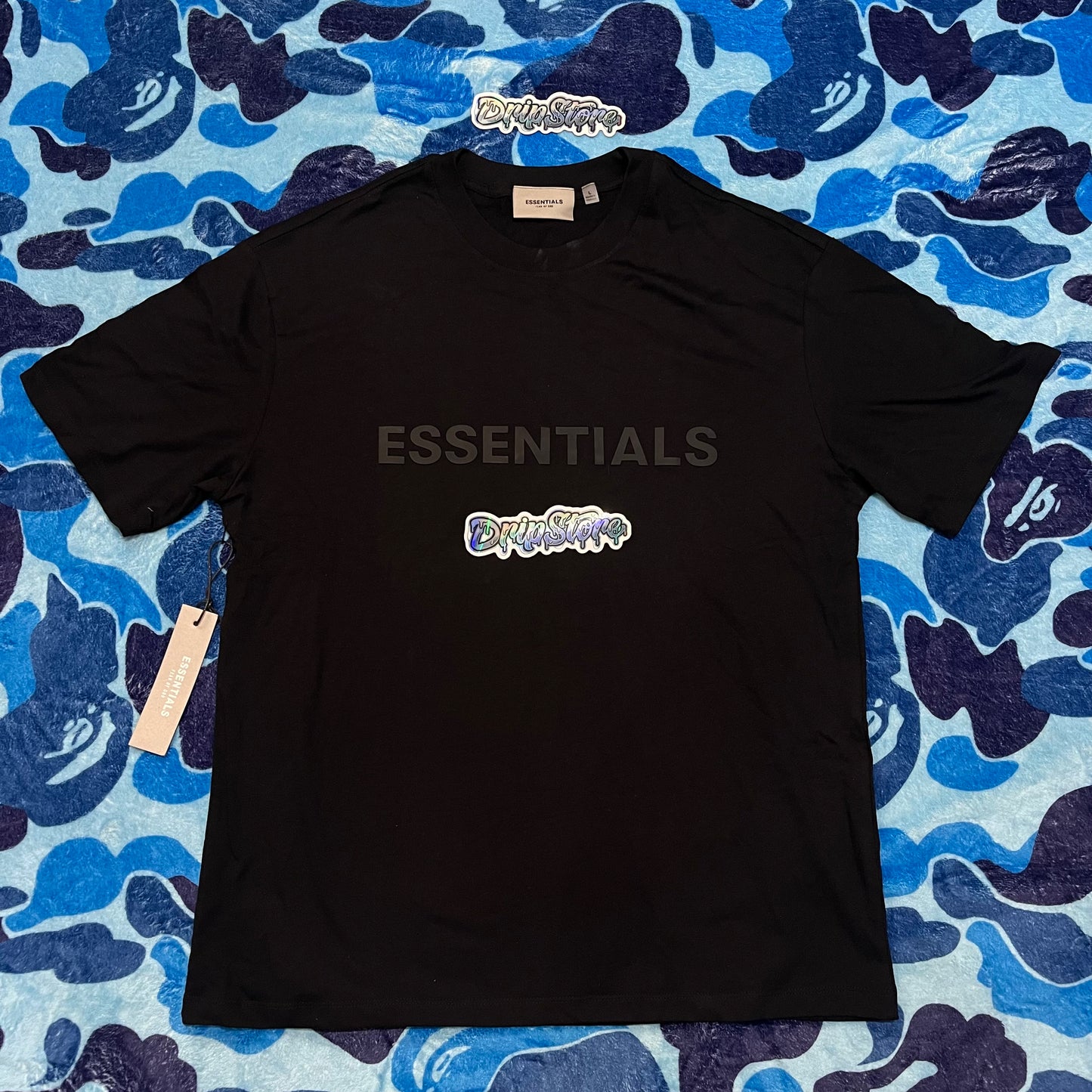 fear-of-god-essentials-boxy-t-shirt-applique-logo-black-Drip Store Argentina