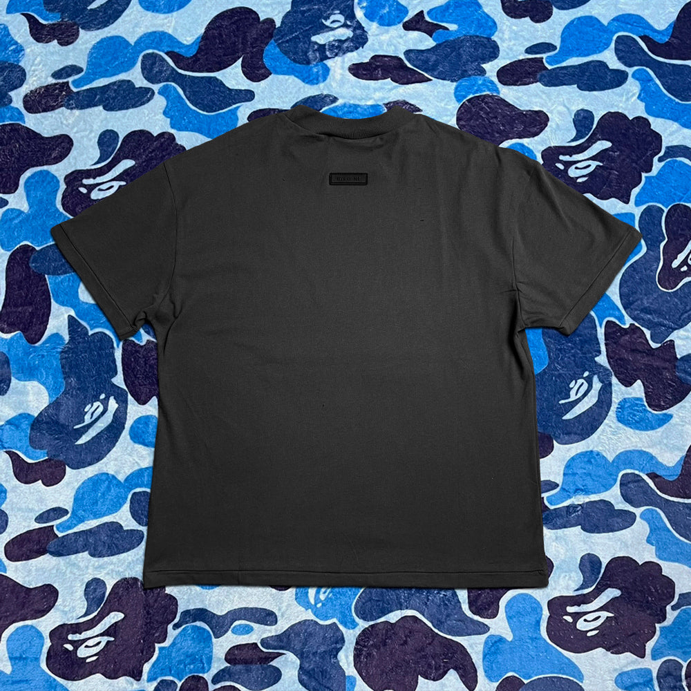 fear-of-god-essentials-arch-logo-tee-jet-black-3-Drip Store Argentina