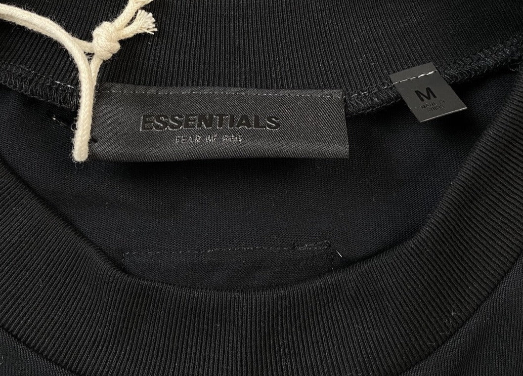 fear-of-god-essentials-arch-logo-tee-jet-black-4-Drip Store Argentina