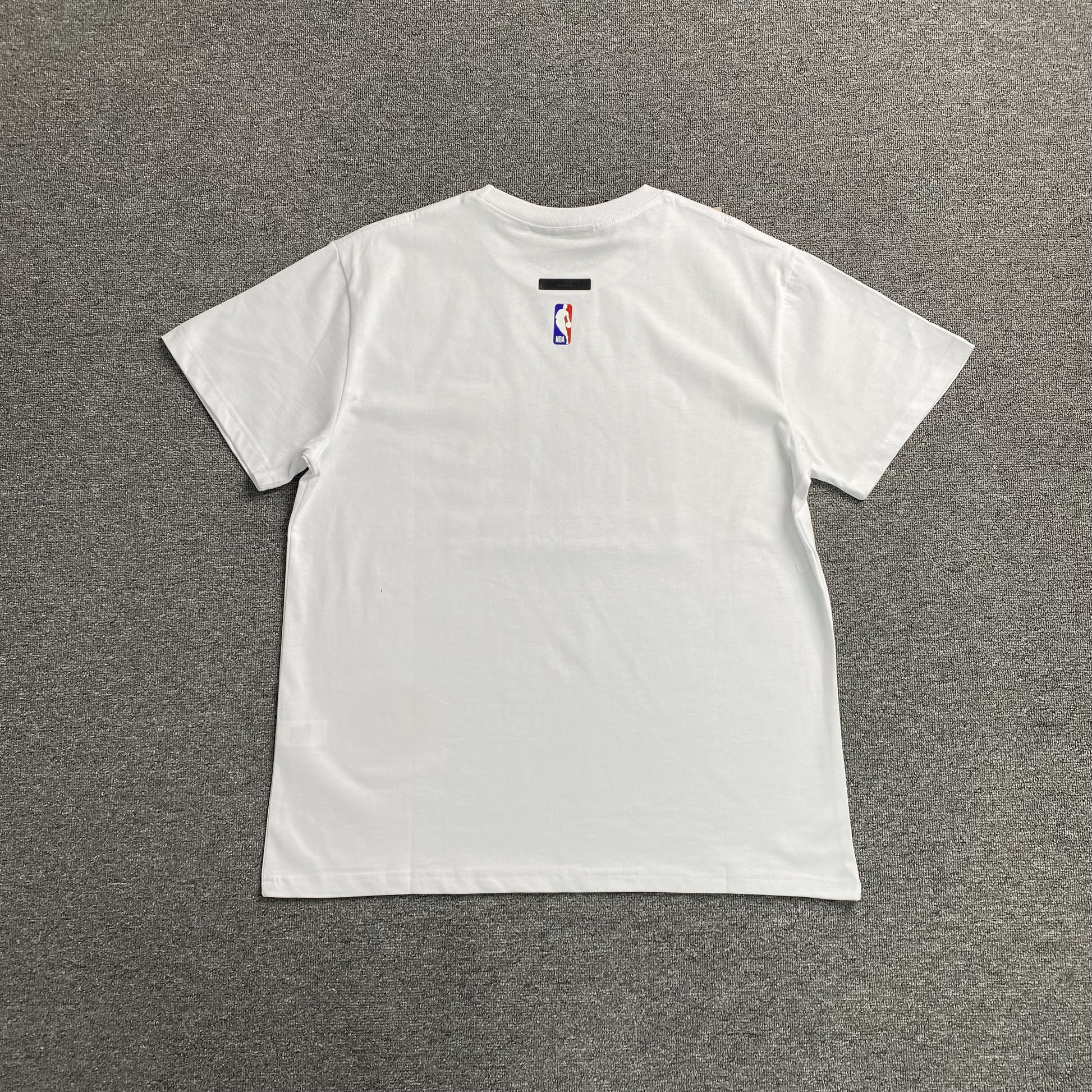 fear-of-god-essentials-bulls-tee-white-3-Drip Store Argentina