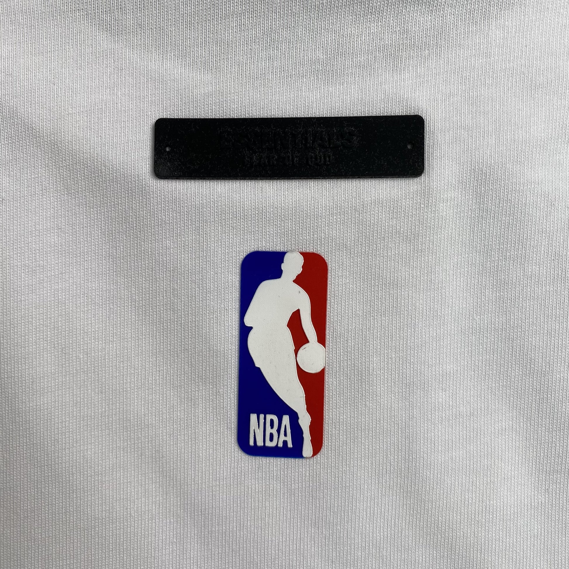 fear-of-god-essentials-bulls-tee-white-4-Drip Store Argentina