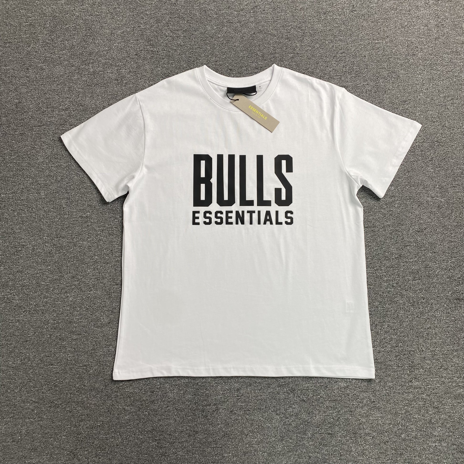 fear-of-god-essentials-bulls-tee-white-Drip Store Argentina