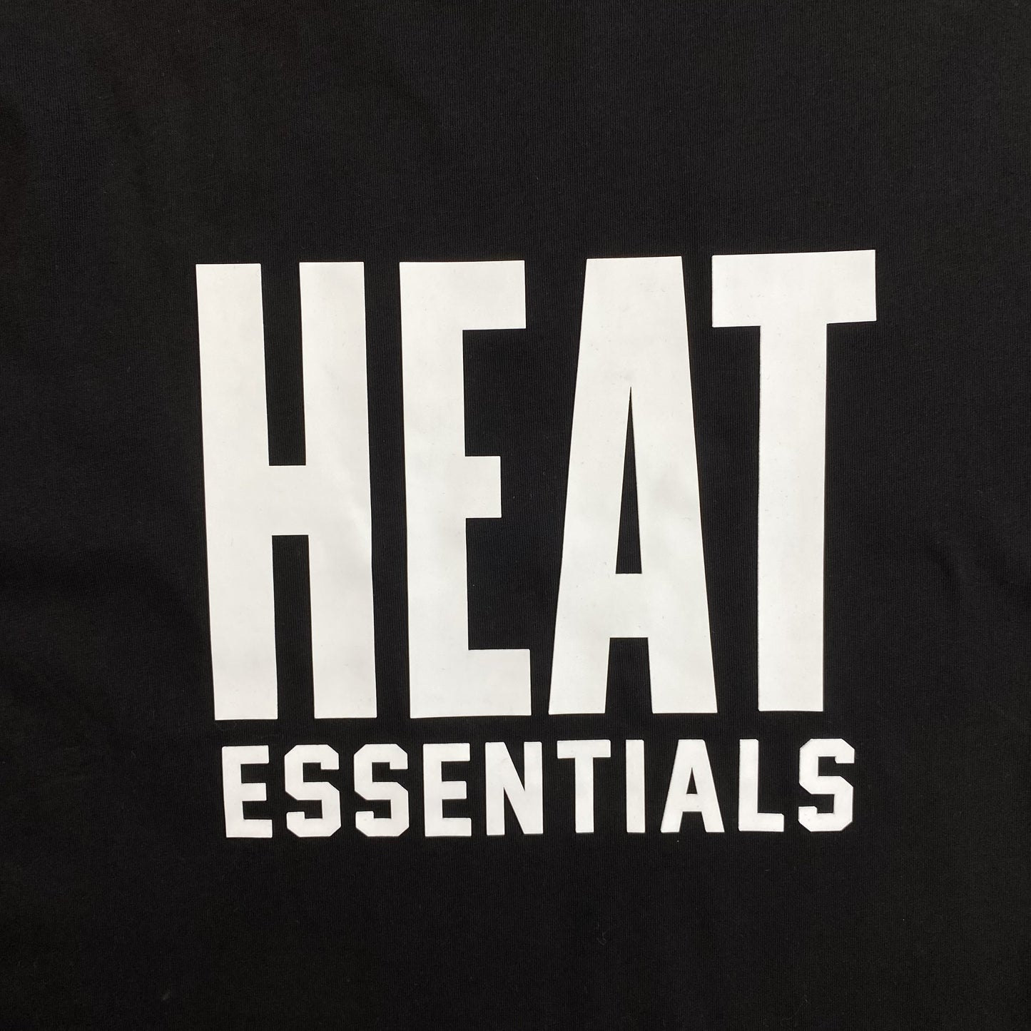 fear-of-god-essentials-heat-tee-black-2-Drip Store Argentina