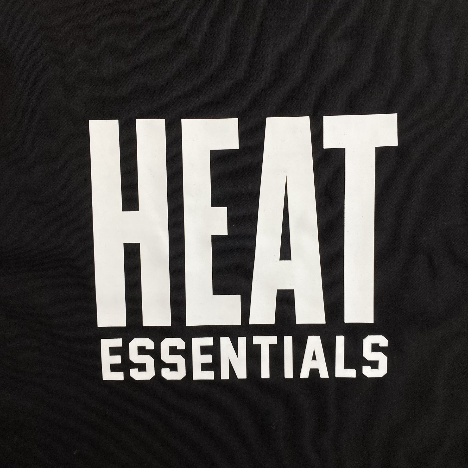 fear-of-god-essentials-heat-tee-black-2-Drip Store Argentina