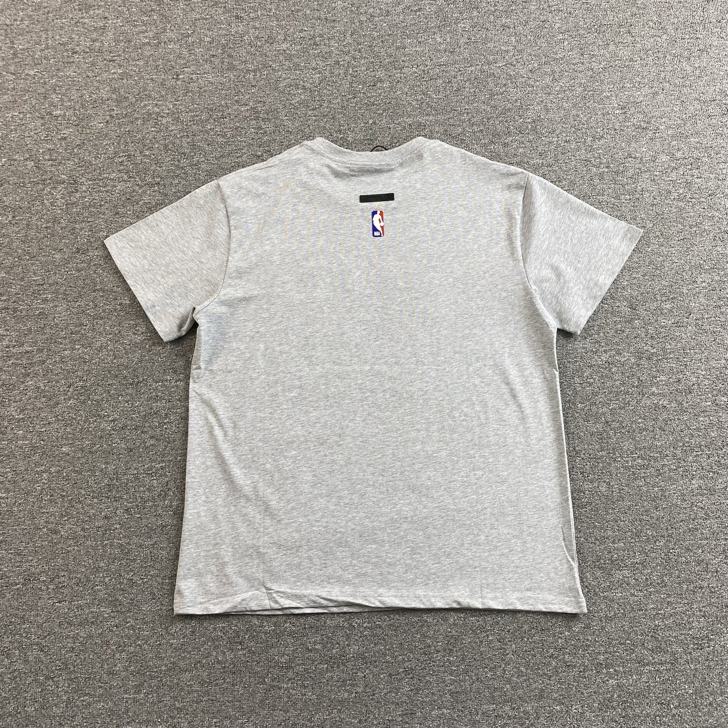 fear-of-god-essentials-heat-tee-grey-3-Drip Store Argentina