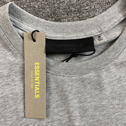 fear-of-god-essentials-heat-tee-grey-5-Drip Store Argentina