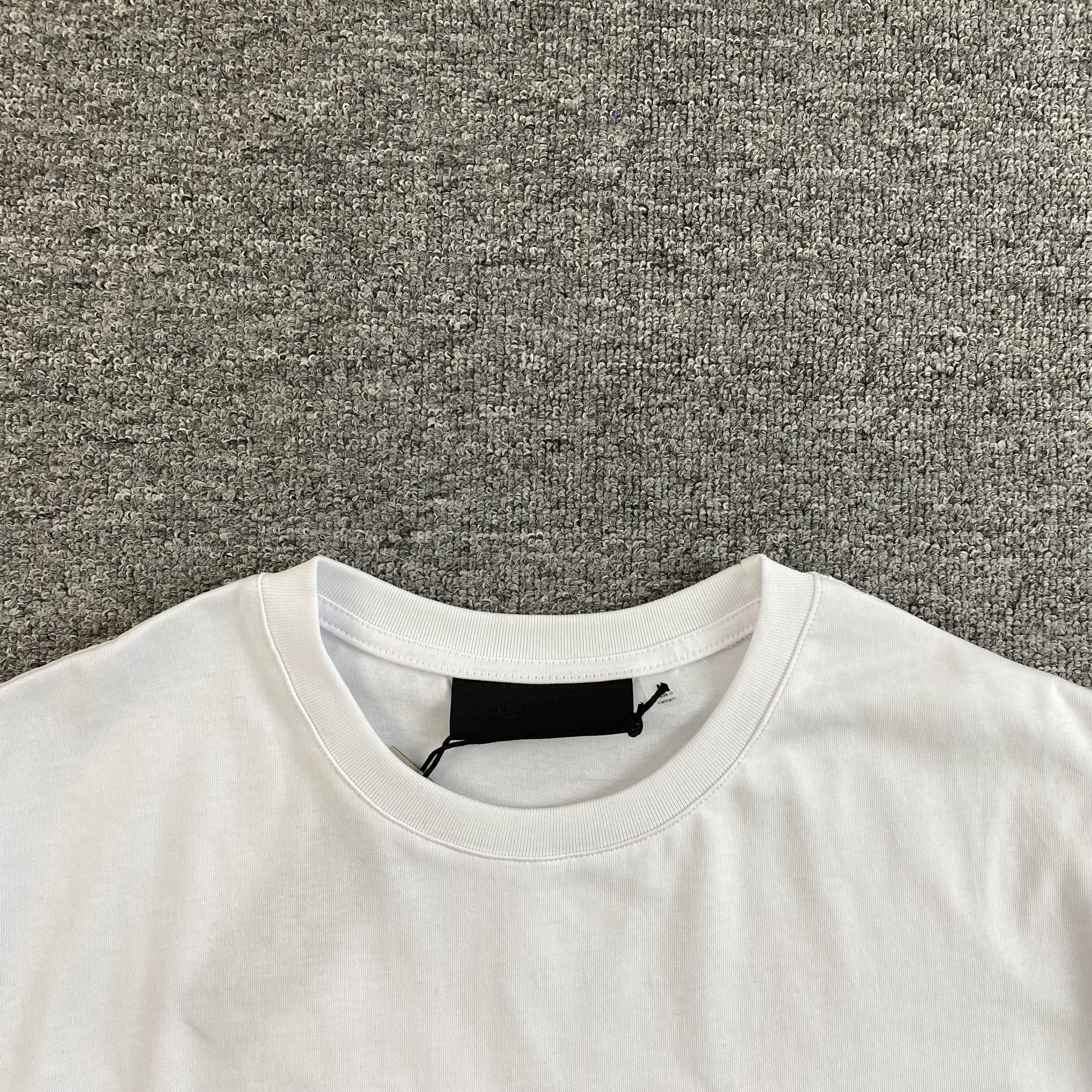 fear-of-god-essentials-heat-tee-white-4-Drip Store Argentina