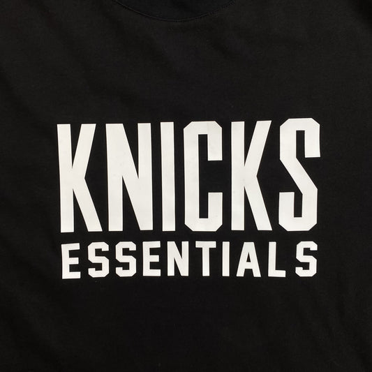 fear-of-god-essentials-knicks-tee-black-2-Drip Store Argentina