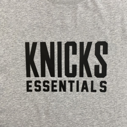 fear-of-god-essentials-knicks-tee-grey-2-Drip Store Argentina