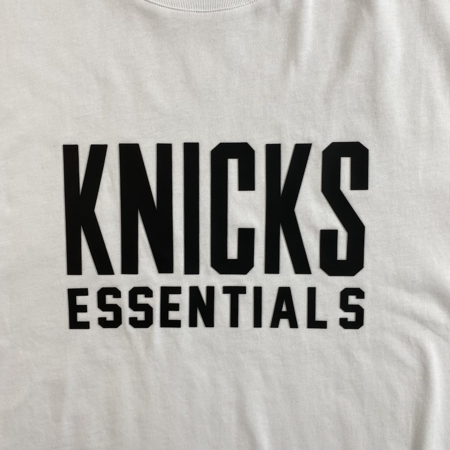 fear-of-god-essentials-knicks-tee-white-2-Drip Store Argentina