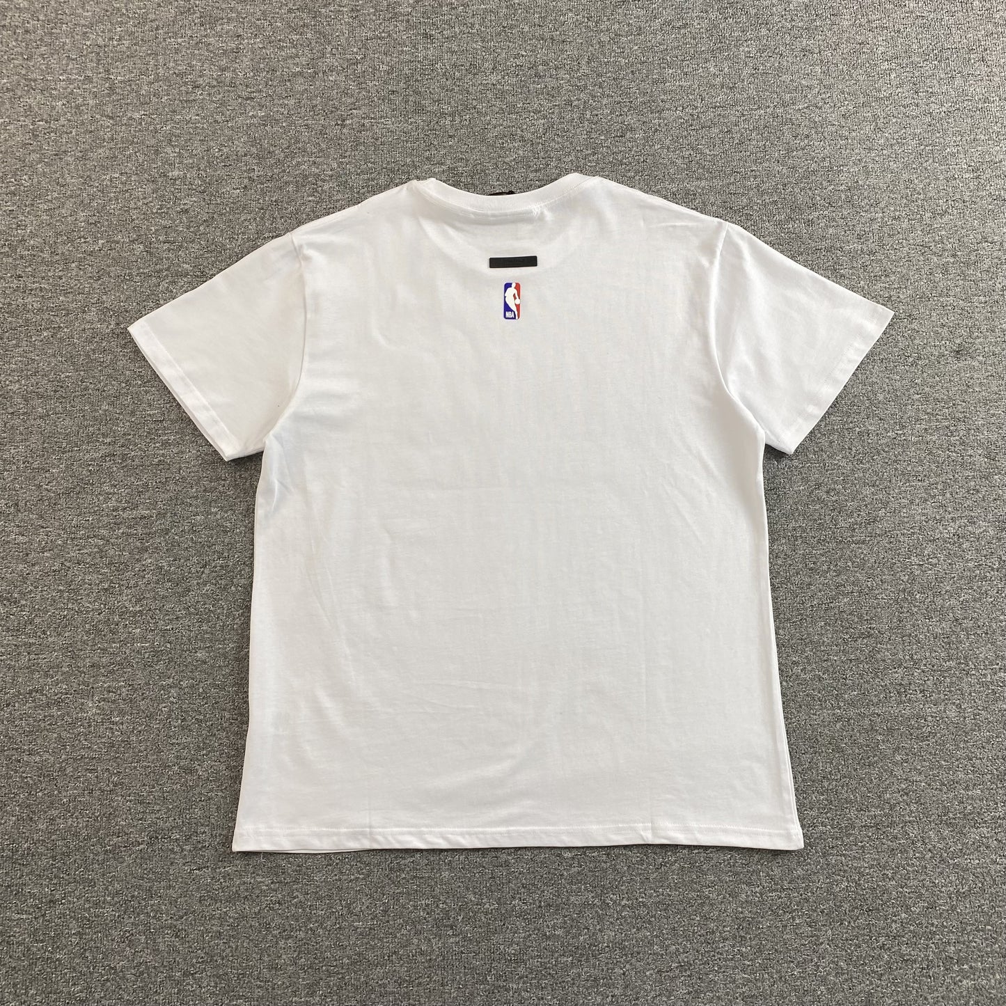 fear-of-god-essentials-knicks-tee-white-3-Drip Store Argentina
