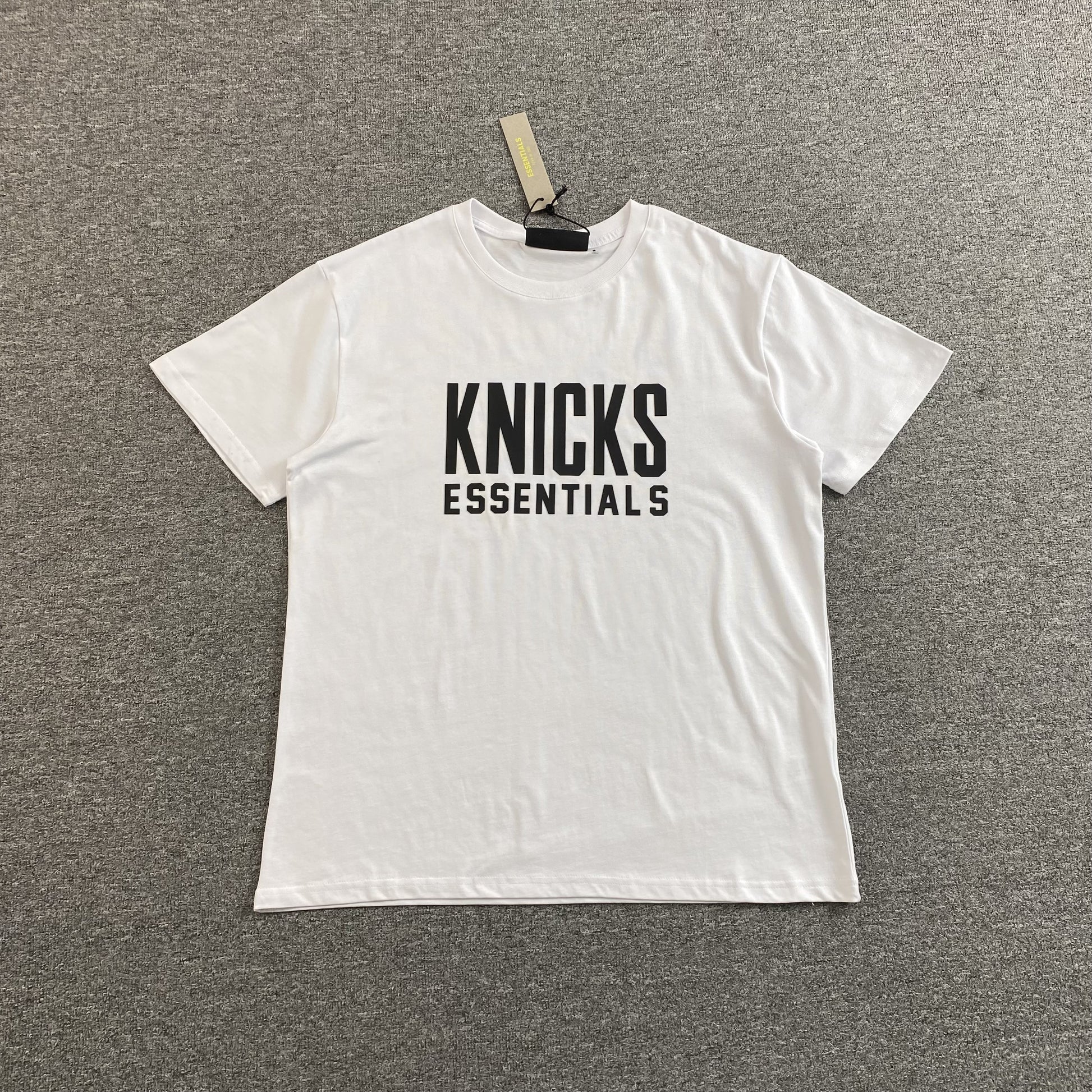 fear-of-god-essentials-knicks-tee-white-Drip Store Argentina