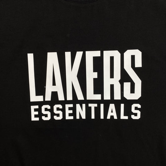 fear-of-god-essentials-lakers-tee-black-2-Drip Store Argentina