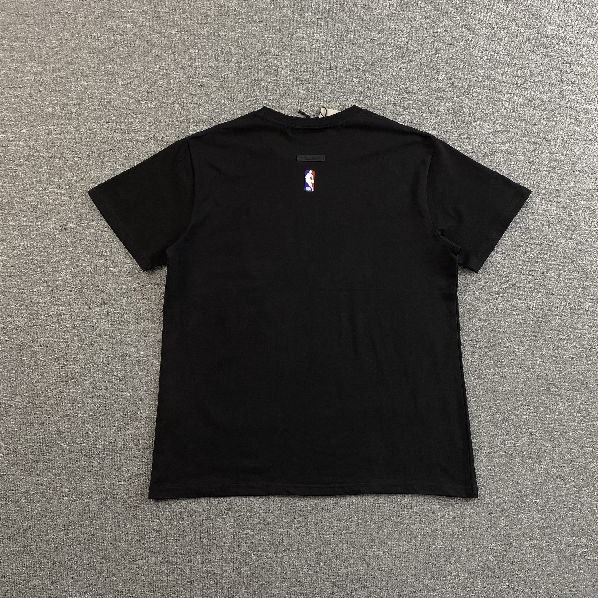 fear-of-god-essentials-lakers-tee-black-3-Drip Store Argentina