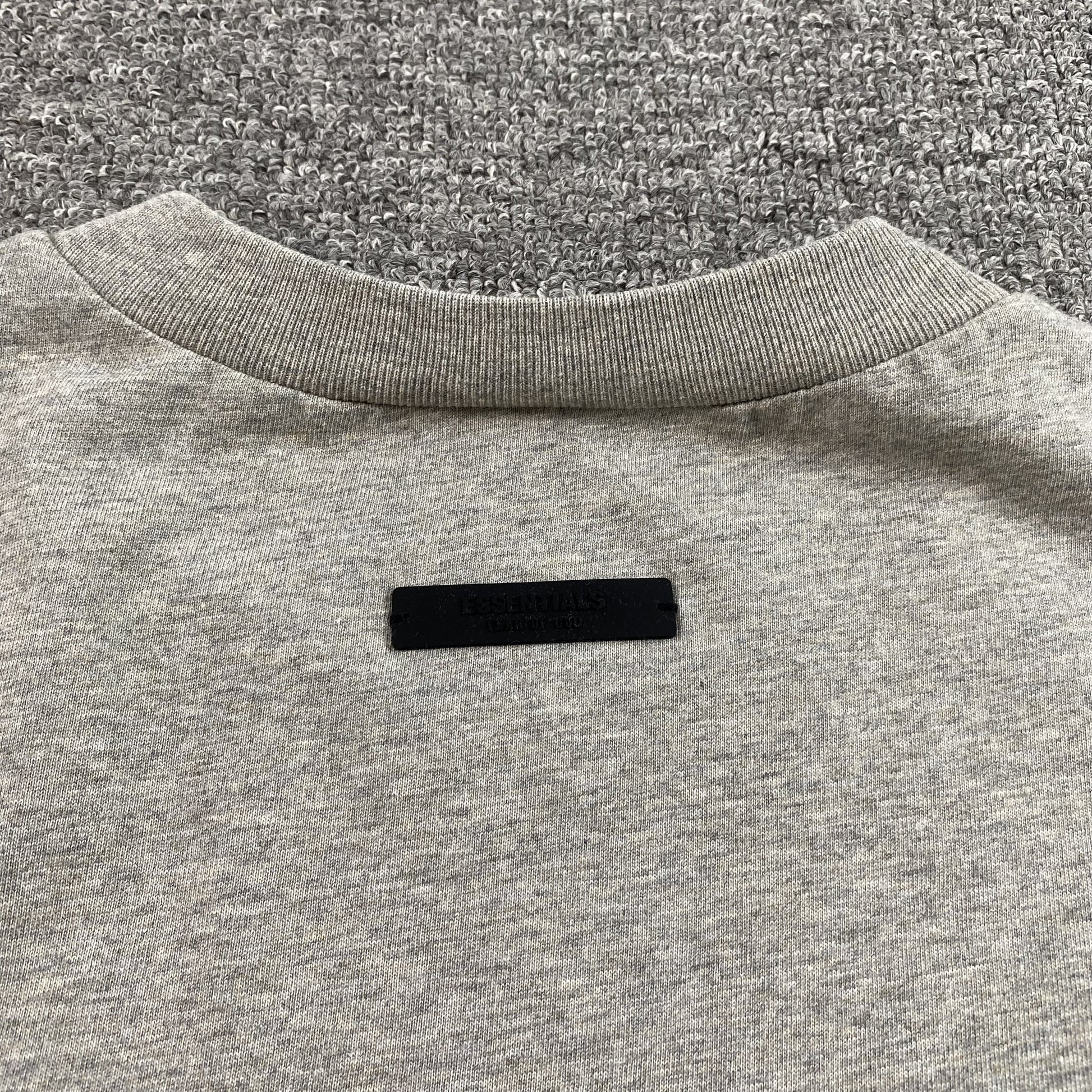 fear-of-god-essentials-nba-tee-grey-5_f8b5e227-Drip Store Argentina