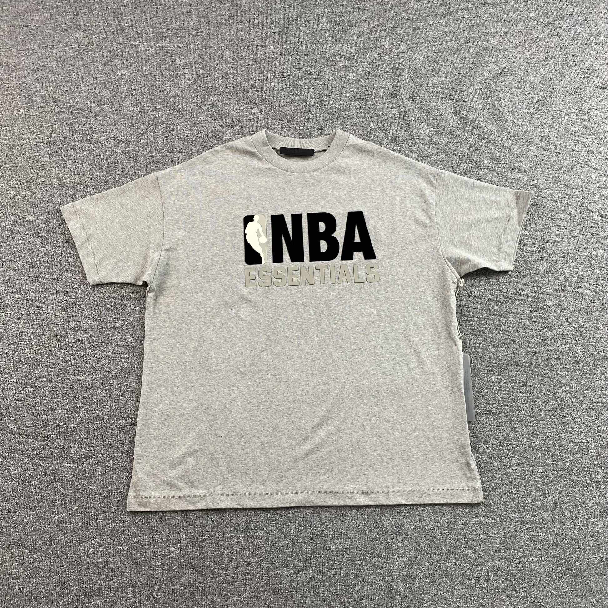 fear-of-god-essentials-nba-tee-grey_23f37338-Drip Store Argentina