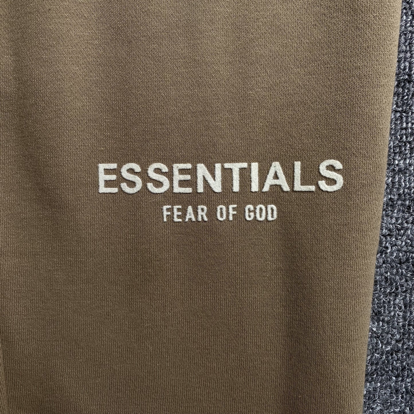 Pantalón Fear of God Essentials Oak