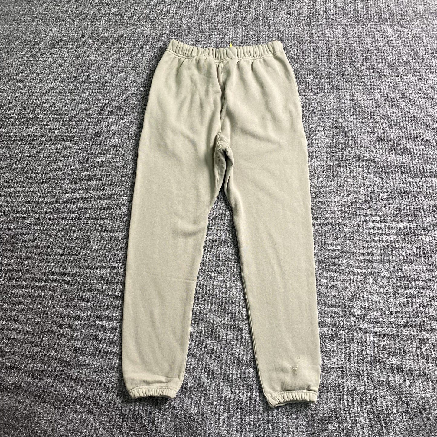 Pantalón Fear of God Essentials Seal