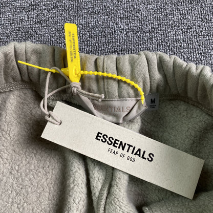 Pantalón Fear of God Essentials Seal
