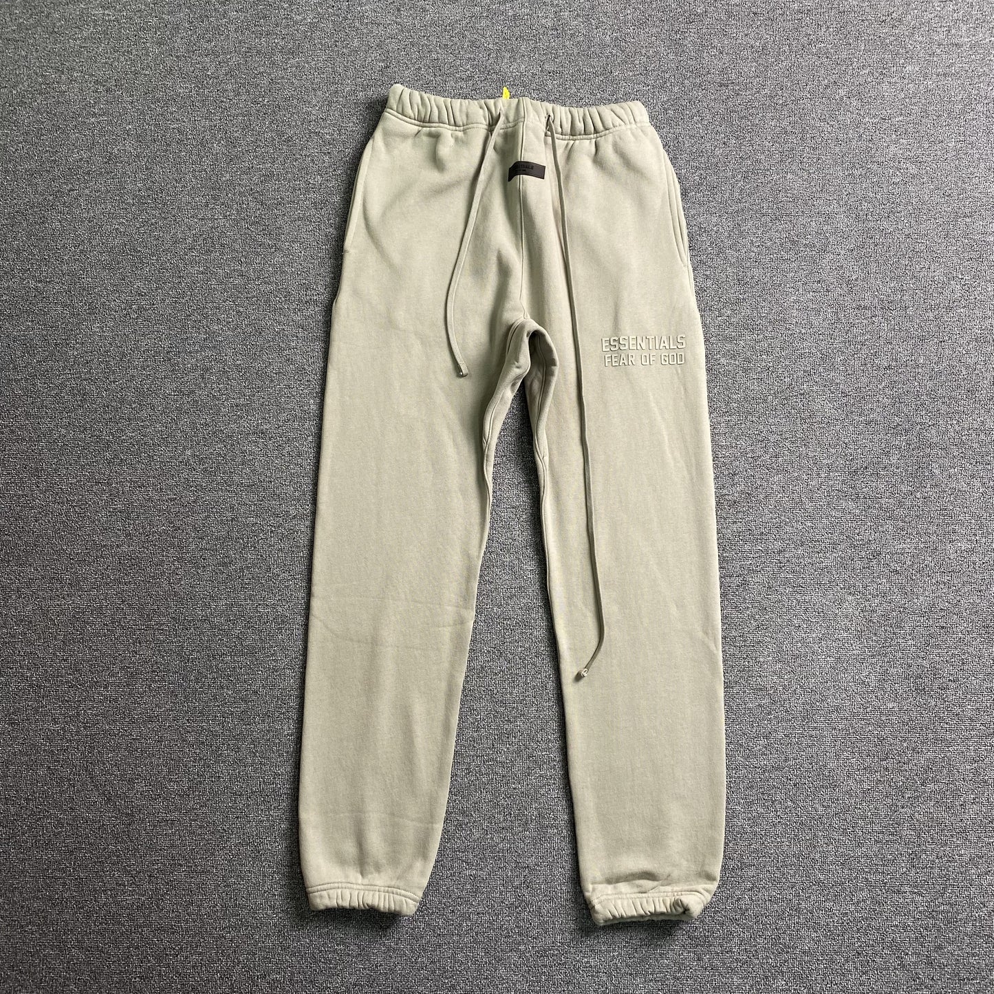 Pantalón Fear of God Essentials Seal