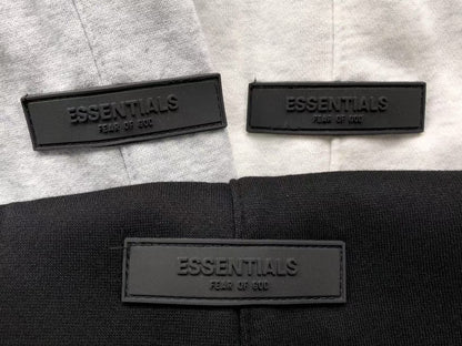 Pantalón Fear of God Essentials (SS22) Relaxed Gris