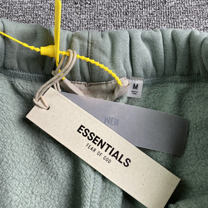 Pantalón Fear of God Essentials Sycamore