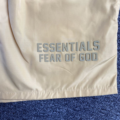 fear-of-god-essentials-running-nylon-short-light-tuscan-3-Drip Store Argentina