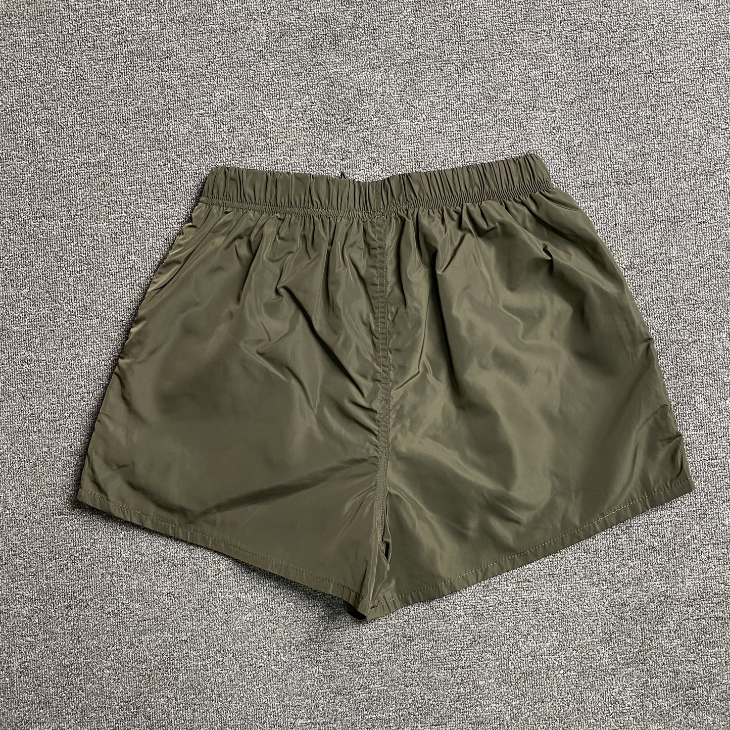 fear-of-god-essentials-running-nylon-short-off-black-2-Drip Store Argentina