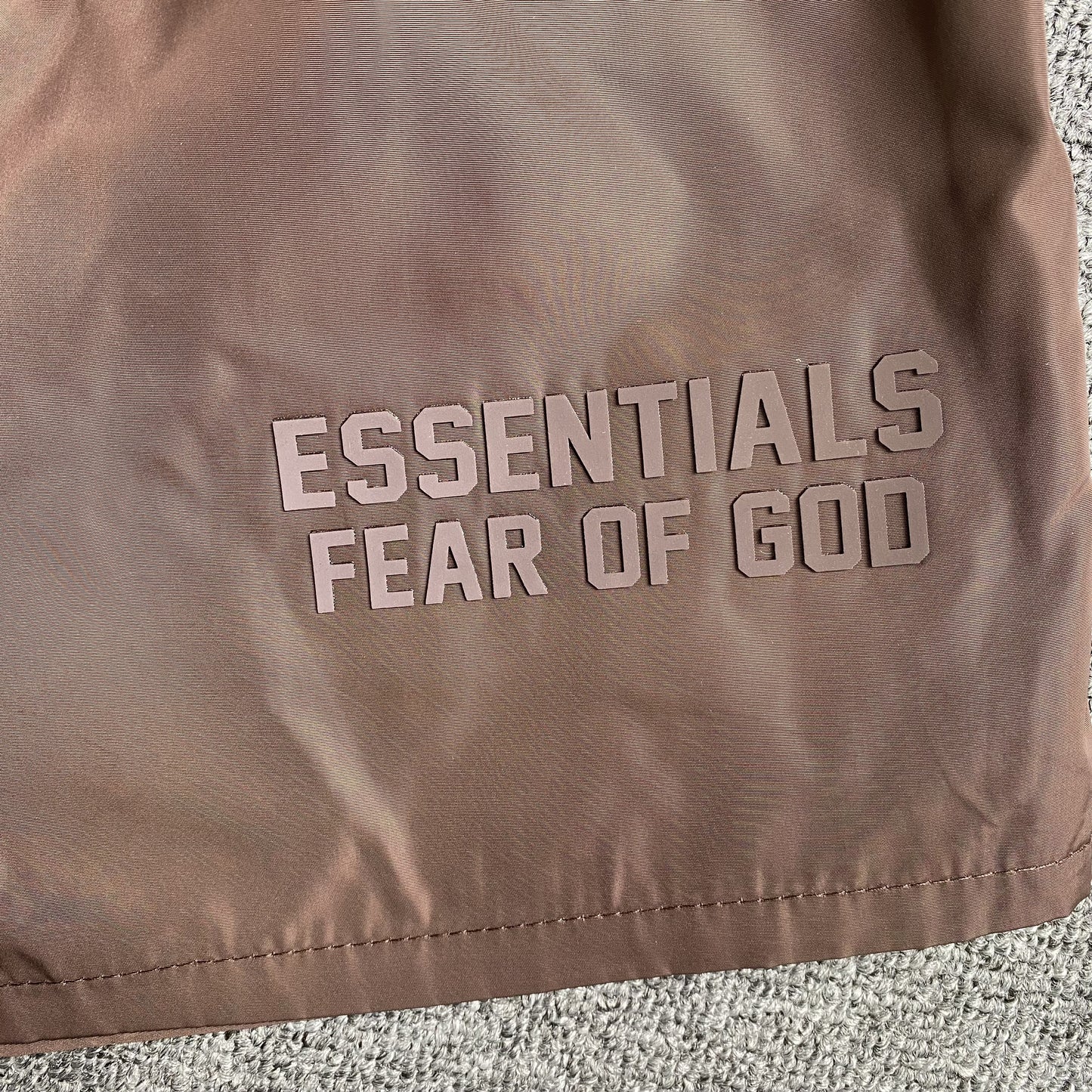 fear-of-god-essentials-running-nylon-short-plum-3-Drip Store Argentina