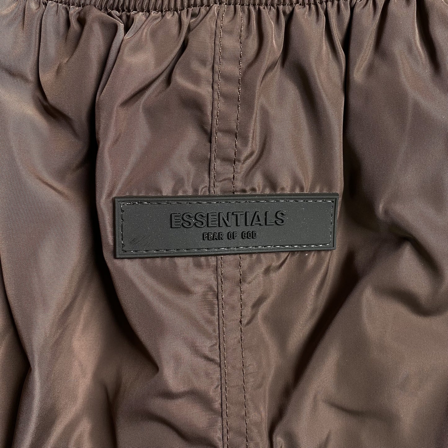 fear-of-god-essentials-running-nylon-short-plum-4-Drip Store Argentina