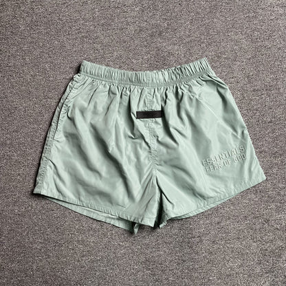 fear-of-god-essentials-running-nylon-short-sycamore-Drip Store Argentina