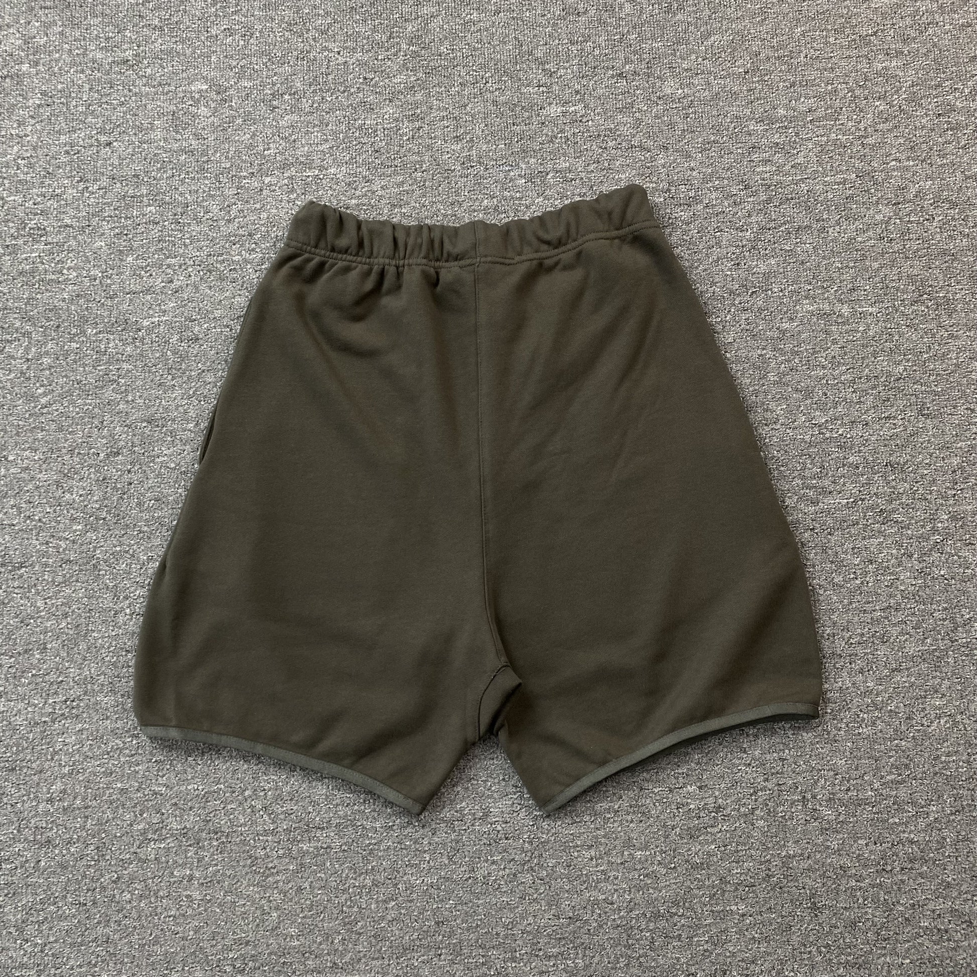 fear-of-god-essentials-shorts-black-2-Drip Store Argentina