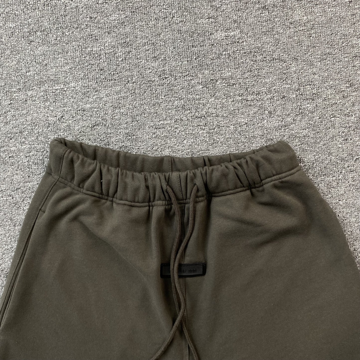 fear-of-god-essentials-shorts-black-3-Drip Store Argentina