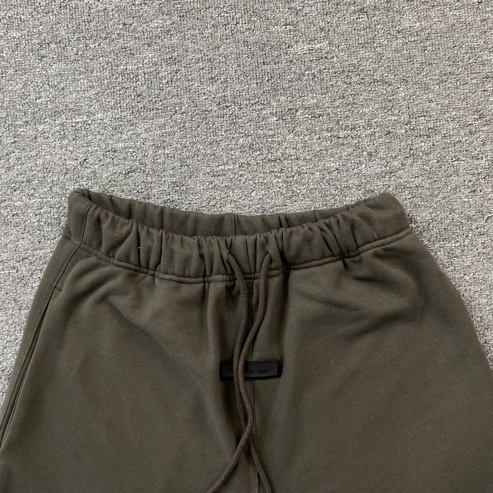 fear-of-god-essentials-shorts-black-3-Drip Store Argentina