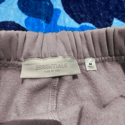 fear-of-god-essentials-shorts-desert-taupe-4-Drip Store Argentina