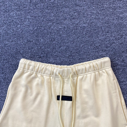 fear-of-god-essentials-shorts-garden-yellow-3-Drip Store Argentina