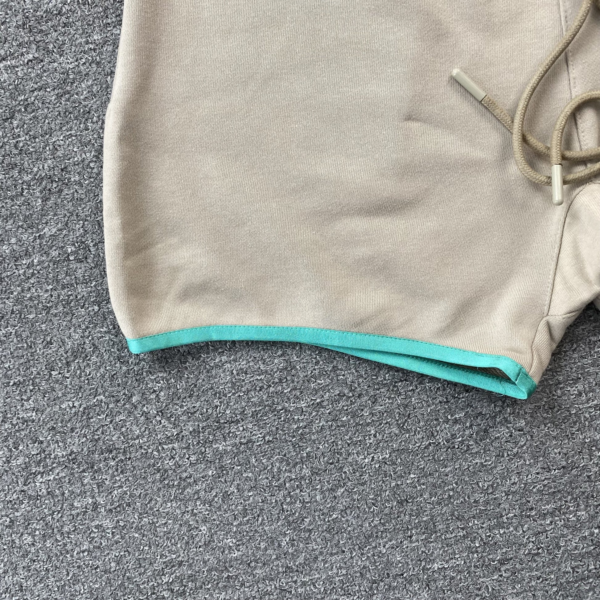 fear-of-god-essentials-shorts-grey-4-Drip Store Argentina