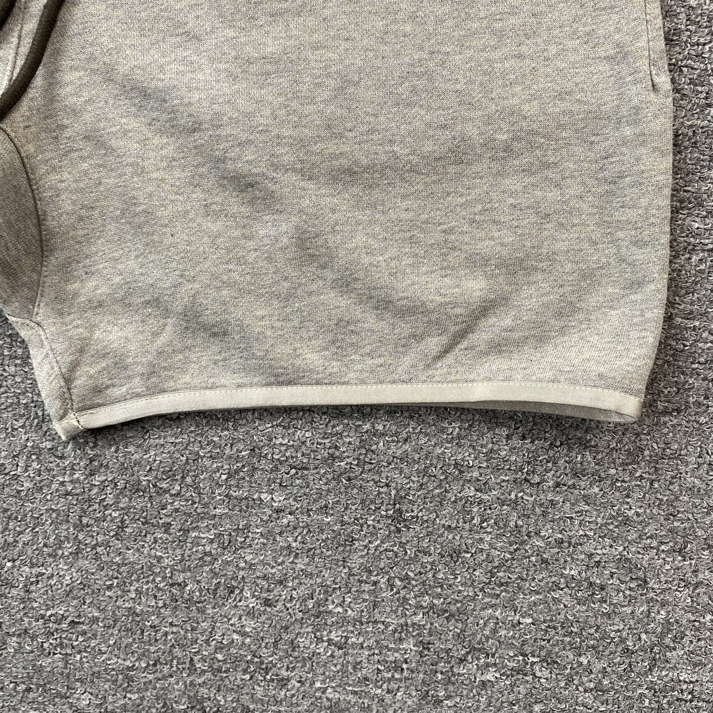 fear-of-god-essentials-shorts-grey-6-Drip Store Argentina