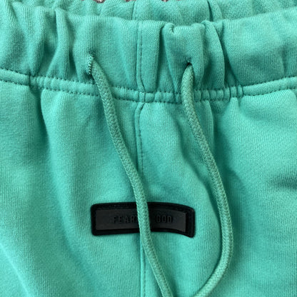 fear-of-god-essentials-shorts-mint-leaf-3-Drip Store Argentina